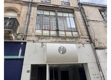 401FLO - Immeuble de rapport  -  7 pièces -  200 m²